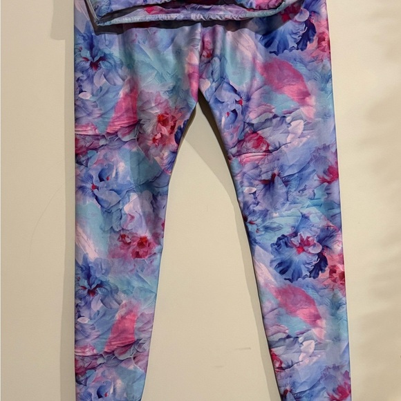 Floral Blue and Pink Leggings - Picture 7 of 9